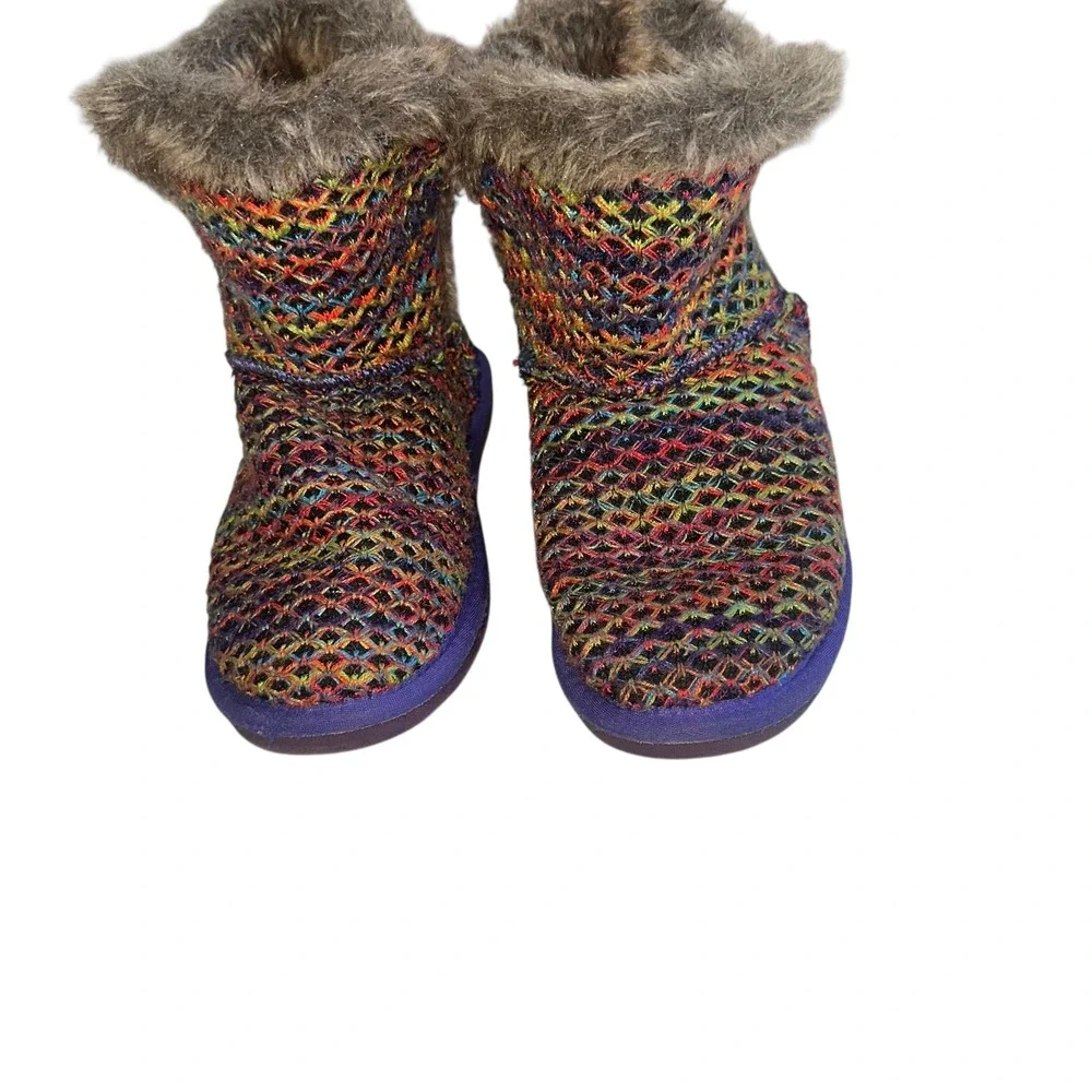 Lamo Kids Rainbow Knit‎ Faux Fur Lined Boots Purple Size 4Y